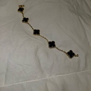 Van Cleef & Arpels Black Bracelet 5 Morfis